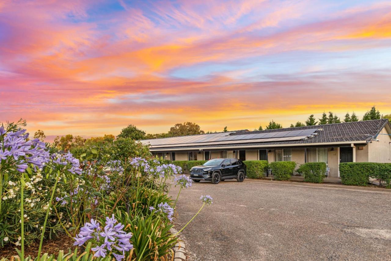 Burringa Garden Motel Wagga Wagga Exterior foto